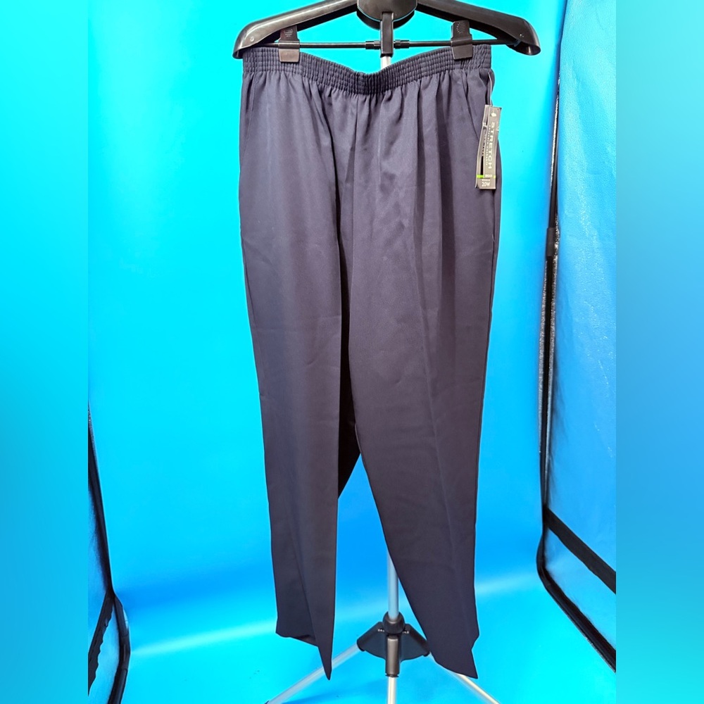 Briggs New York Women Black Pull on Dress Casual Pant 22W Nwt